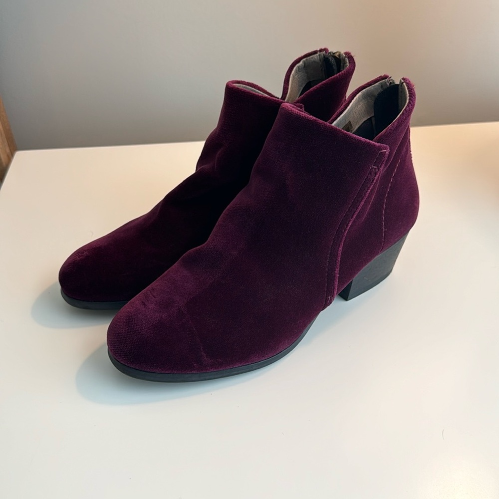 H Hudson believer booties size 38